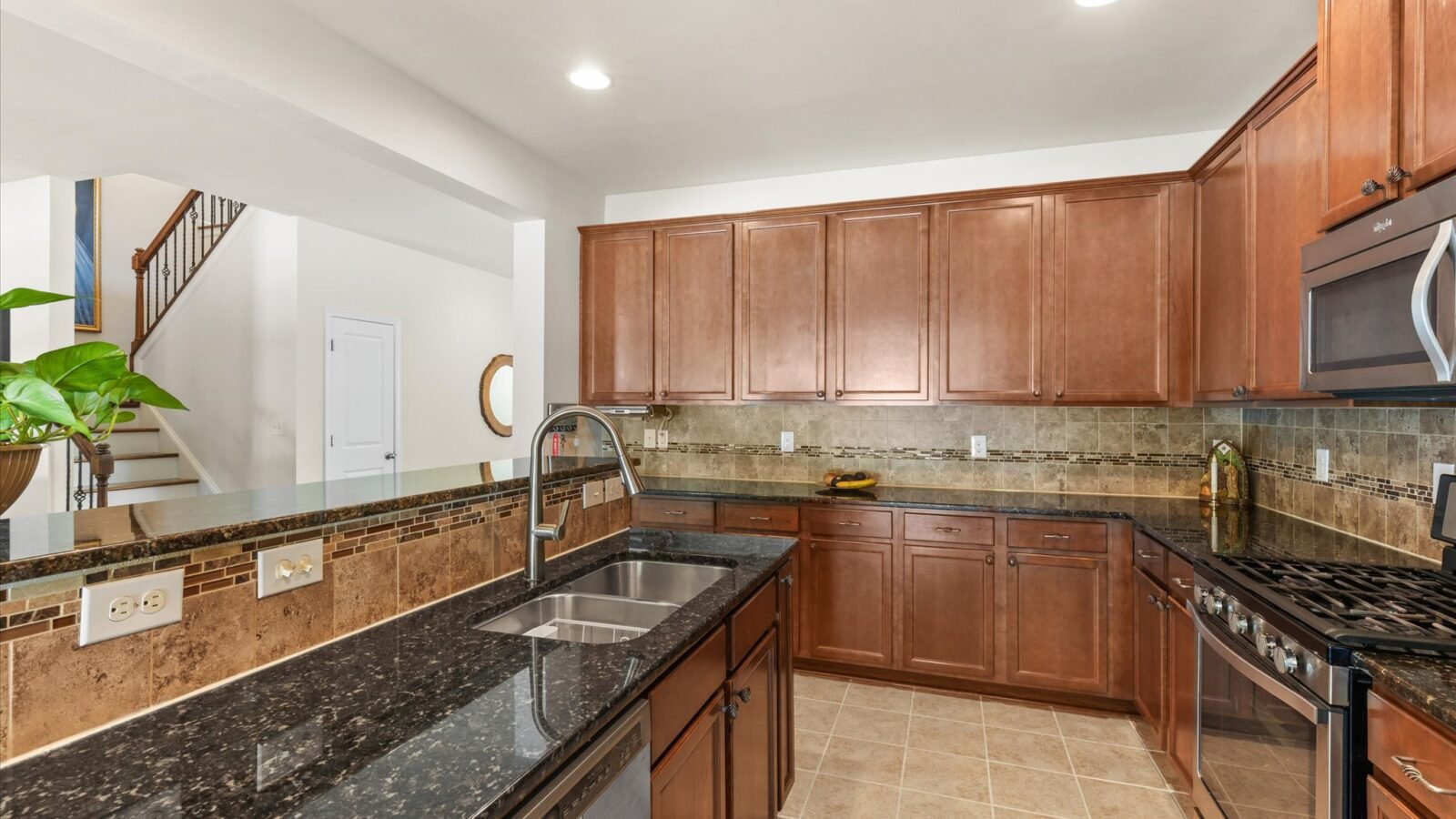 908 Merchants Court Sanford, NC 27330 — 16