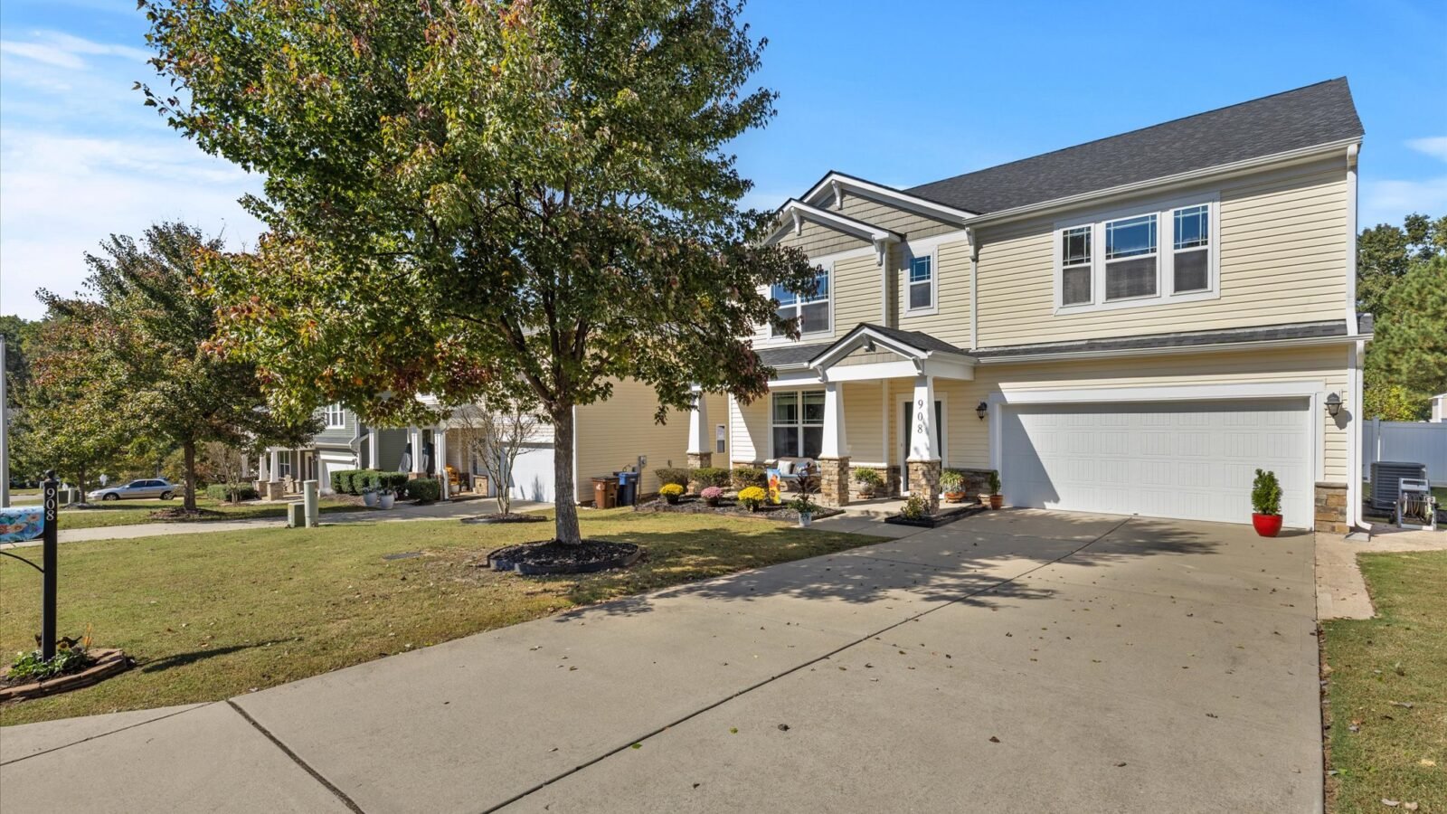 908 Merchants Court Sanford, NC 27330 — 4